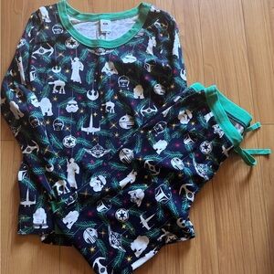 Star Wars Black and Green Pajama Set with Cosmic Print EUC!
100% ORGANIC COTTON!
